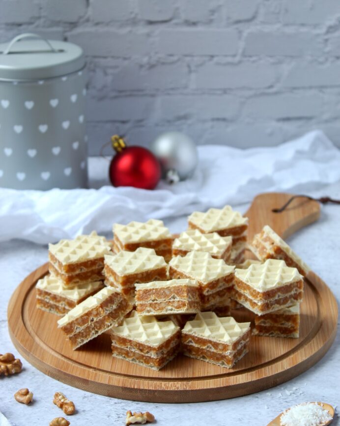 Karamel oblande sa kokosom i orasima