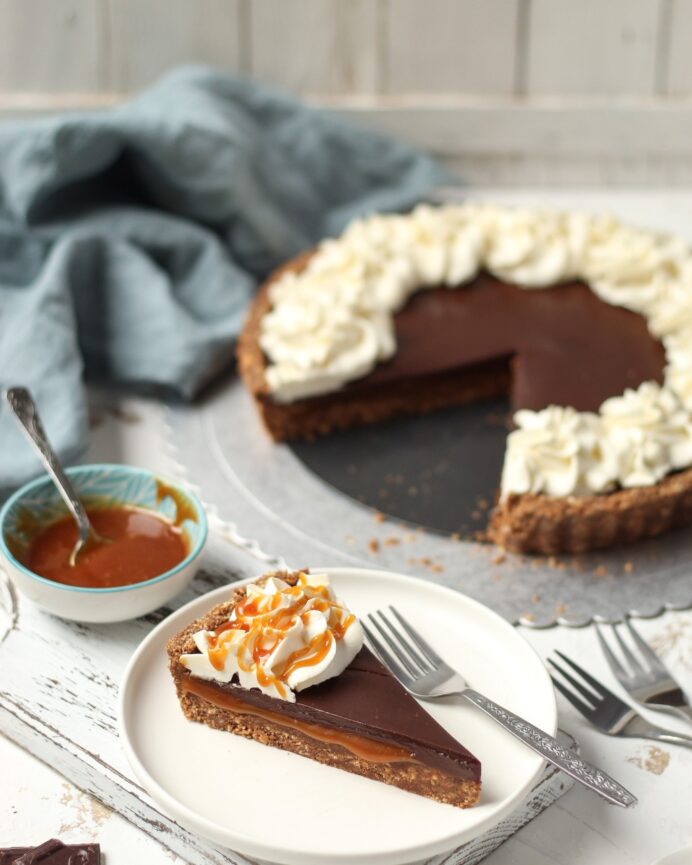 Čoko-karamel tart sa mascarpone kremom