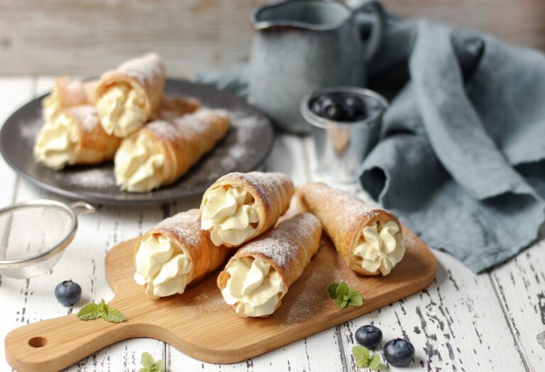 Krem Rolnice Lisnate rolnice sa vanila kremom - Mystic Cakes