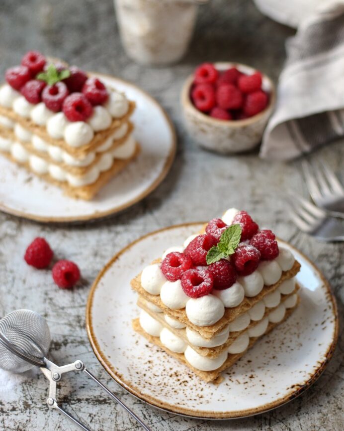 Mille-feuille (francuski desert sa malinama)