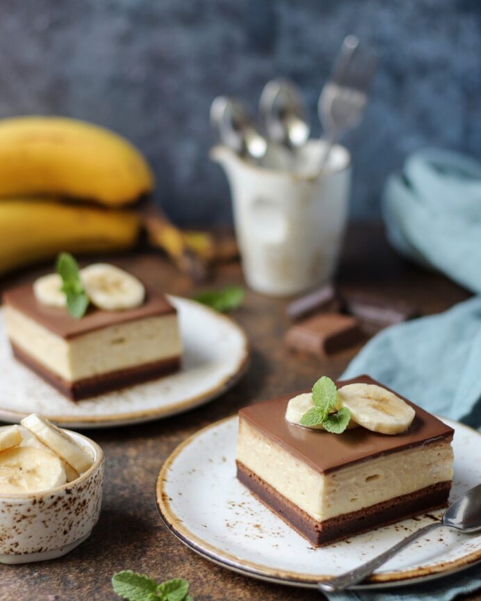 Krem kocke sa bananama i čokoladom