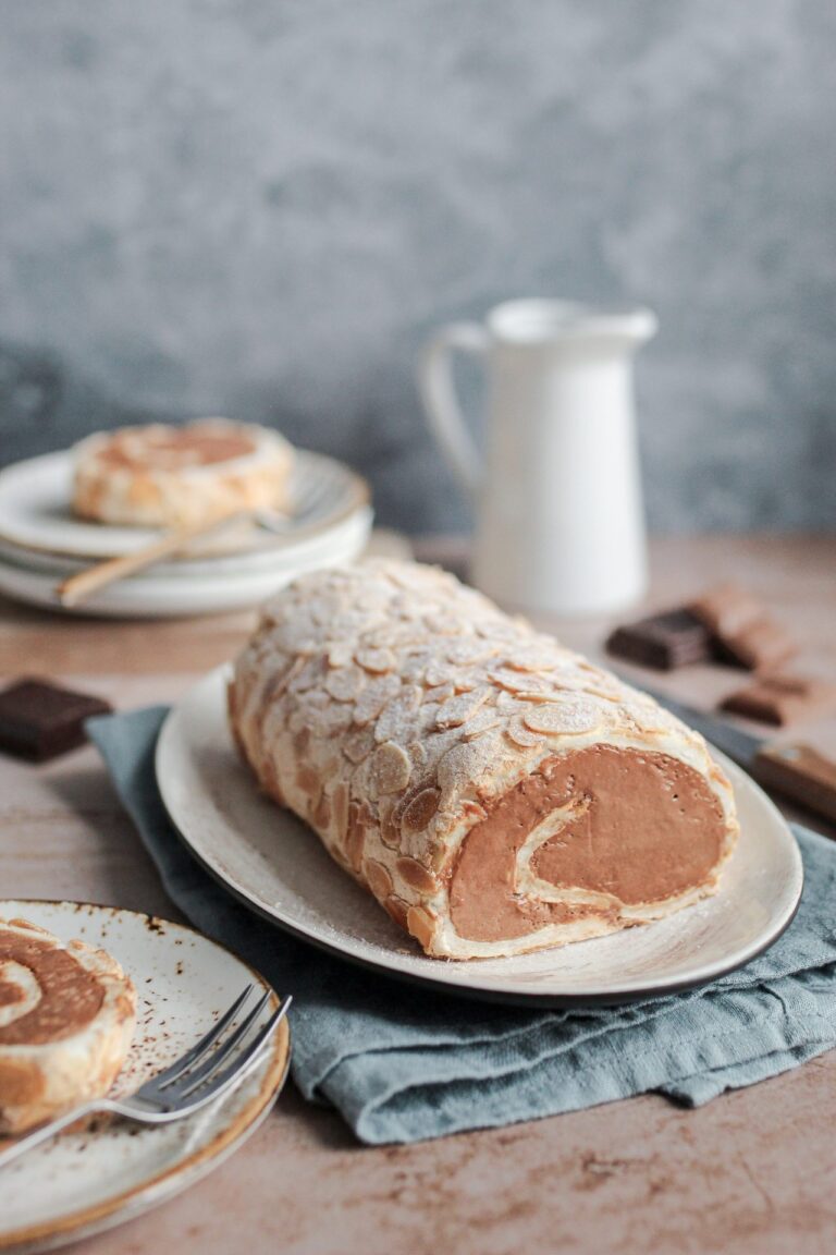 Čokoladni beze rolat - Mystic Cakes