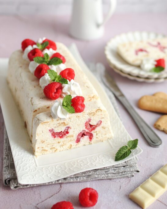 40. Plazma semifreddo sa malinama i belom čokoladom 1