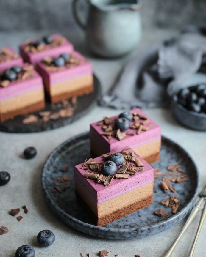 Čokoladni mousse kolač sa borovnicama